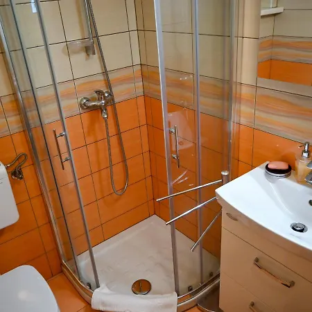 Maca Apartment *